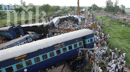 души загинаха влаков инцидент индия