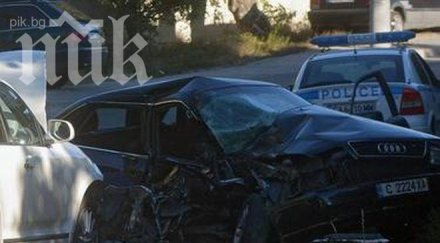 политик показа сме бедни прости избиваме пътищата