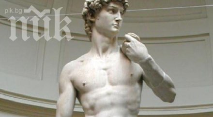 една известните скулптури света рухне