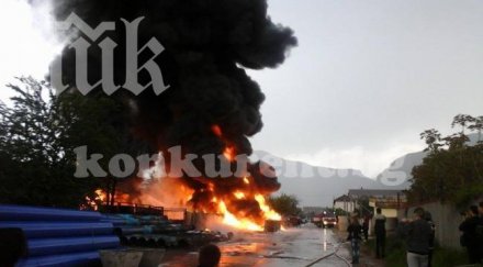 пожарът враца овладян опасност населението