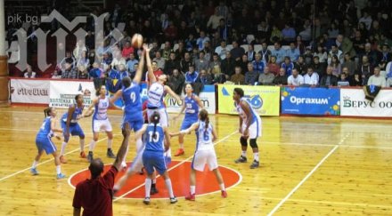 дунав 8806 спечели шампионската титла баскетбол жените