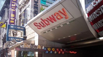 влак метрото йорк дерайлира пострадали