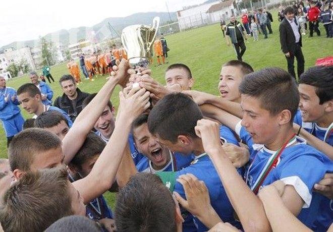 Левски все пак взе трофей на футбол навръх 100-годишнината