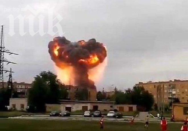 Два взрива избухнаха в пътнически влак в Индия! Загинала е жена!