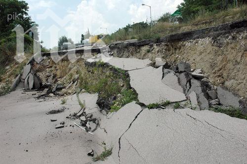 Свлачище в Афганистан взе живота на над 350 души