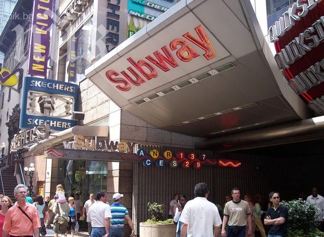 Влак в метрото на Ню Йорк дерайлира, 19 са пострадали