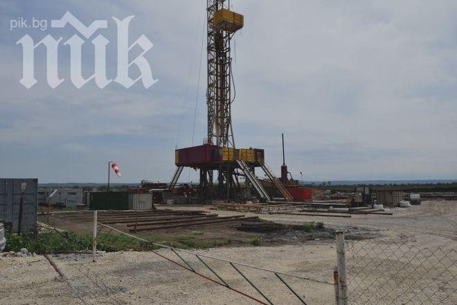 Сонда, забита край Плевен, вдига народа на бунт! Съмняват се, че се рови за шистов газ (снимки)