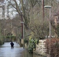 Невиждани наводнения давят хора в Италия