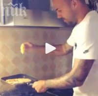 Истински мъж мечта! Ники Михайлов глези Алисия със сьомга (видео)