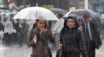 проливни дъждове нанесоха щети турция