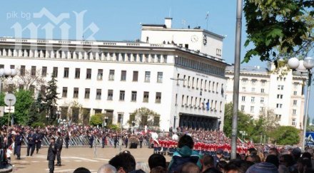 зверски мерки сигурност гергьовденския парад хората можаха наблюдават