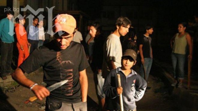 Ромски фамилии се биха заради музика, хора с потрошени глави, ръце и крака са в болница