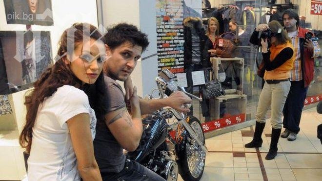 Блатечки в люта война с тъщата, страх го е дъщеря му да не го намрази