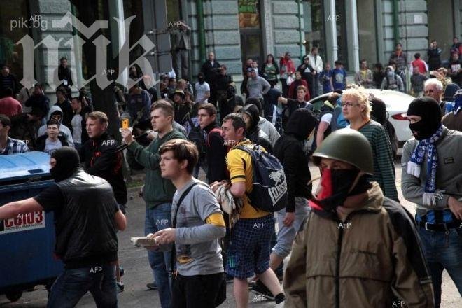 Двама души пострадаха по време на митинг пред сградата на полицията в Одеса