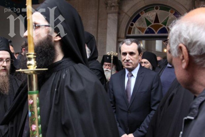 Орешарски се качи на Атон за храмовия празник на манастира Св. Великомъченик Георги-Зограф