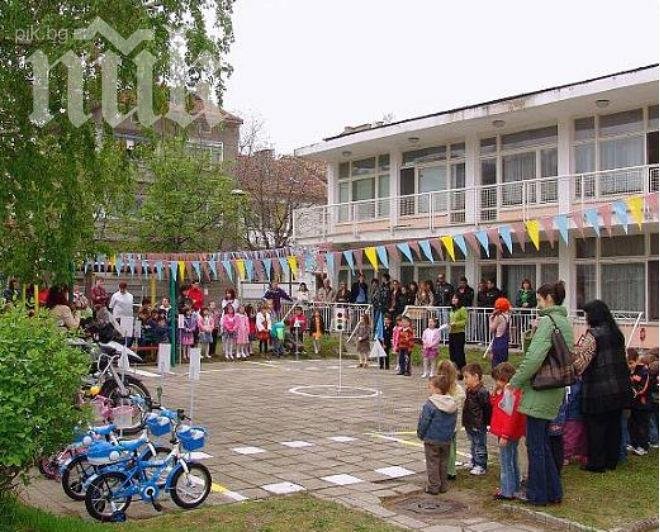 Хиляди деца вън от детските градини заради липса на места 