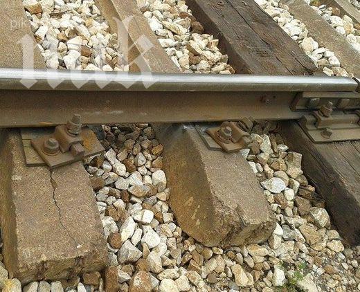 Зрители на Нова телевизия алармират: Влакът Бургас – София може да дерайлира