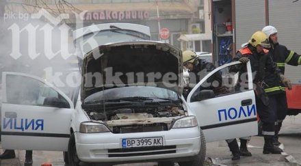 патрулка лумна пламъци насред враца