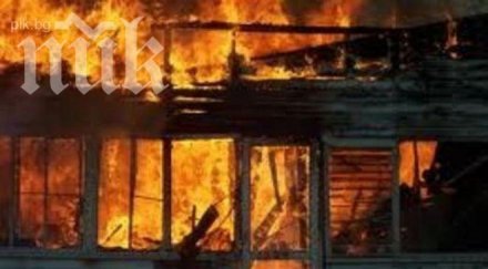 полицаите напуснали горящата сграда мариупол