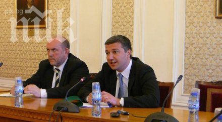 икономическото министерство одобрява сливането кзк кзп