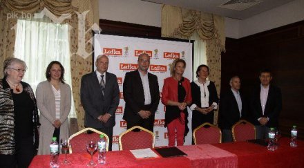 търговска верига стана официален партньор бок