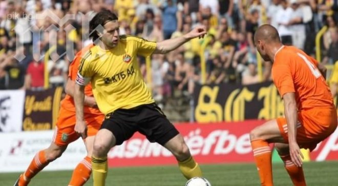 Литекс води вече с 2 гола на Ботев