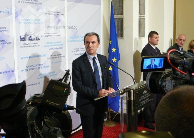 Орешарски пред ПИК: Ако ЕРП-тата не спазват закона, вероятно ще им се отнемат лицензите! Не знам партии да притискат ДКЕВР