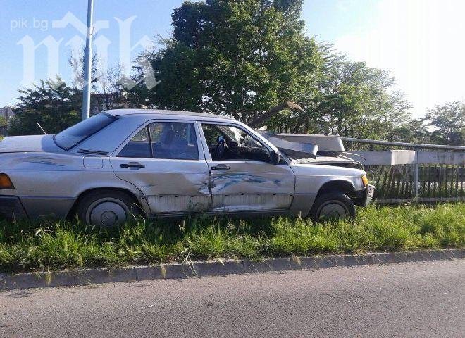 Мерцедес се заби в мантинелата на бул. Цариградско шосе