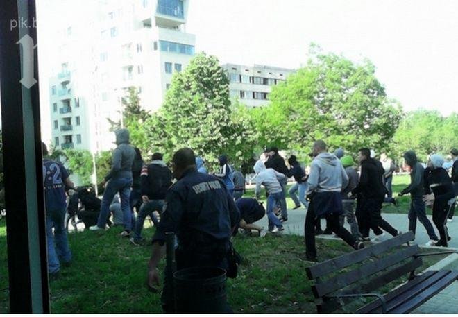 Фенове на ЦСКА и Левски се млатиха в Студентски град (снимки)