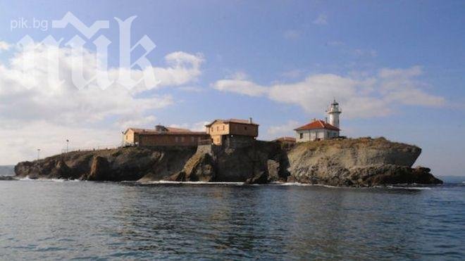 На остров Света Анастасия посрещат първите туристи на 15 май