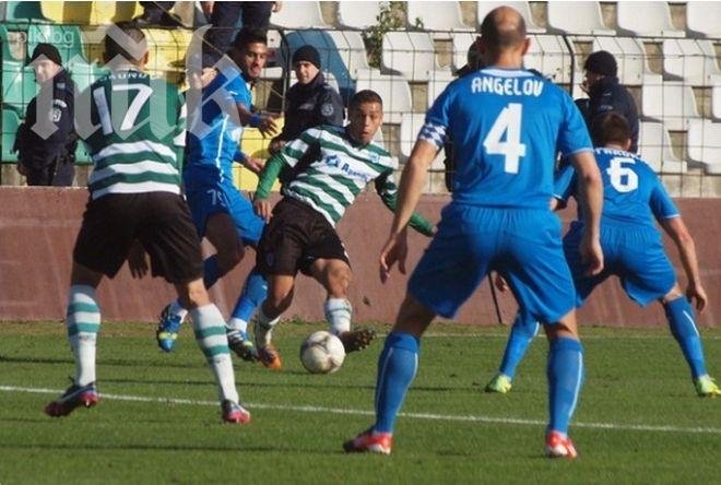 Левски удари Черно море на Тича, Божинов герой