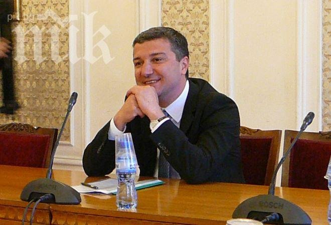Стойнев: Не мога да кажа дали ще отнемат лицензите на ЕРП-тата, може да има споразумение с НЕК