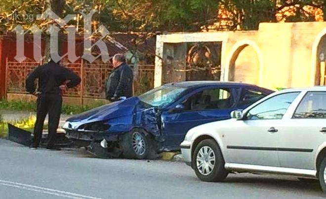  Млада шофьорка размаза колата си в Църква