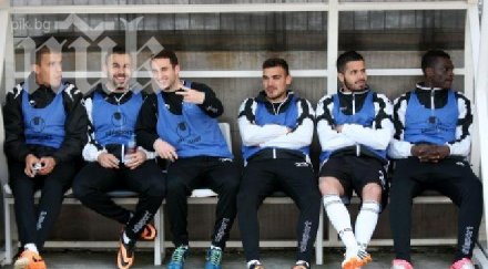 безхаберието лаута продължава играчите почиват дни резила литекс