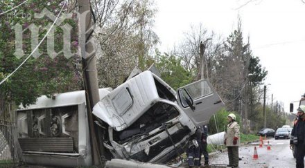 пиян промила натресе камиона електрически стълб
