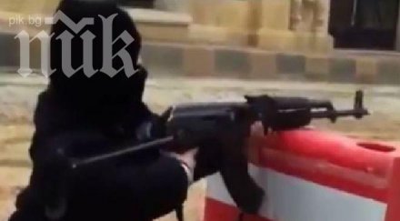 годишен терорист стреля калашник потресаващо видео