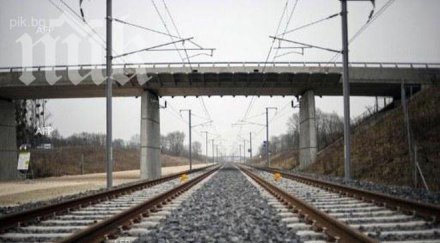 жестоки съкращения задават бдж 700 човека остават улицата