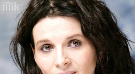 гейбриъл бърн жулиет бинош пристигат софия снимките нов филм