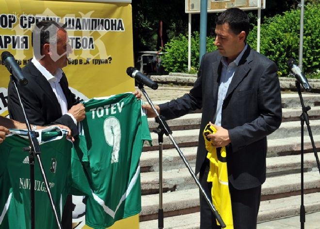 Кметът на Пловдив пуска общинарите по-рано от работа, за да гледат финала за Купата