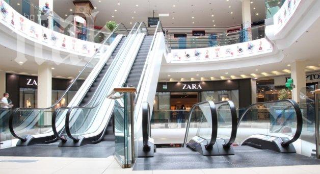 Британски мол въведе две платна - за бързи и бавни клиенти