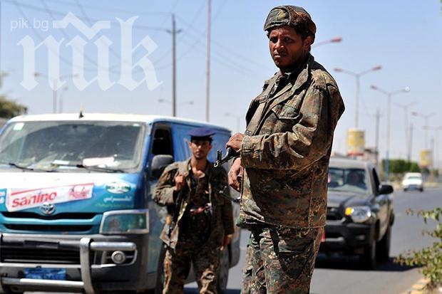 Единадесет души загинаха при взрив в полицейски участък в Йемен