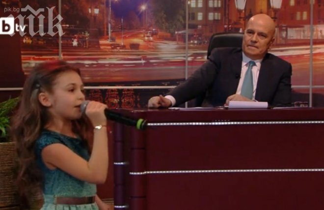 Покъртително! Слави разплака детето-чудо Крисия в ефир (снимки)
