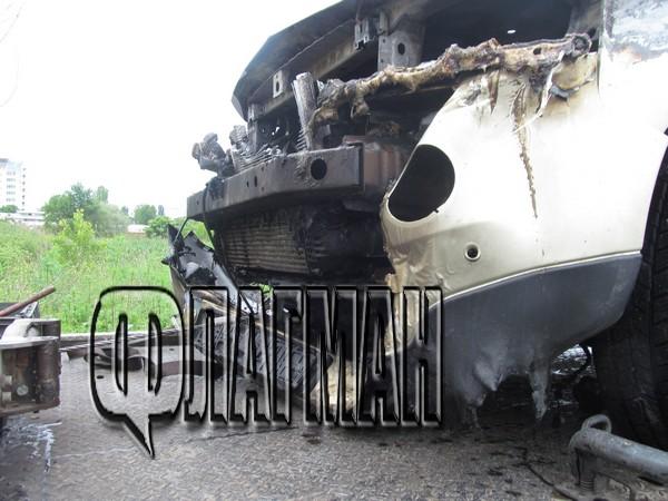 Ад на пътя! Румънци пламнаха в движение край Бургас (снимки)