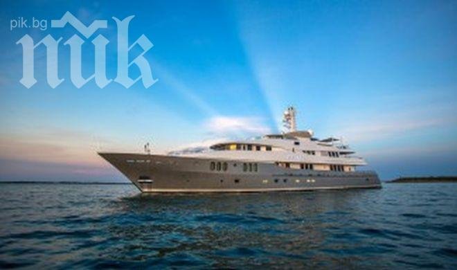 Супер лукс! Яхта с пързалка за 425 хил. долара на седмица (снимки)