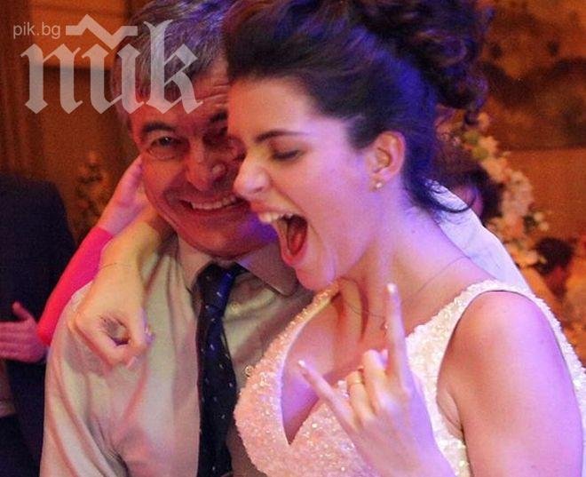 Внучето на Стефан Софиянски се сдоби с първо зъбче