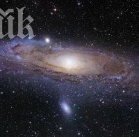 НАСА засне квадратна дупка на Слънцето (видео)