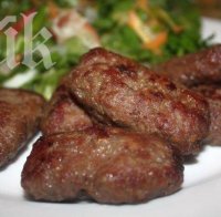 Кошмар! Хипермаркетите продават развалени кюфтета, кебапчета, пилешки бутчета и крилца