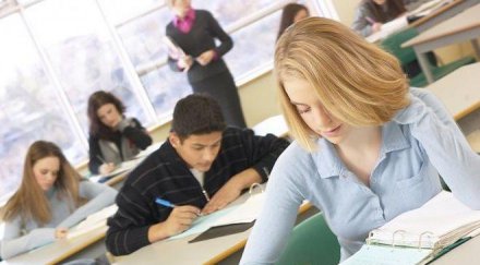 хил места чакат кандидат гимназистите