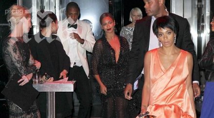 соланж ноус атакува юмруци джей погледа бийонсе видео