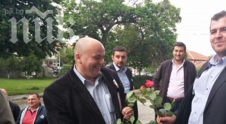 симов срамувам съм социалист герб срамуват бяха пометени